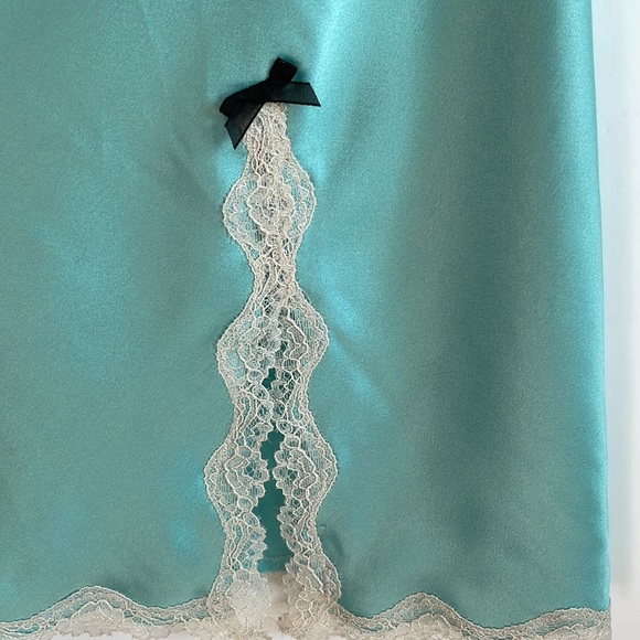 Victoria’s Secret aqua satin and lace chemise EUC - Picture 6 of 11